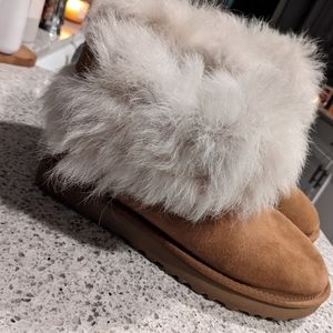 Women's UGG size 9